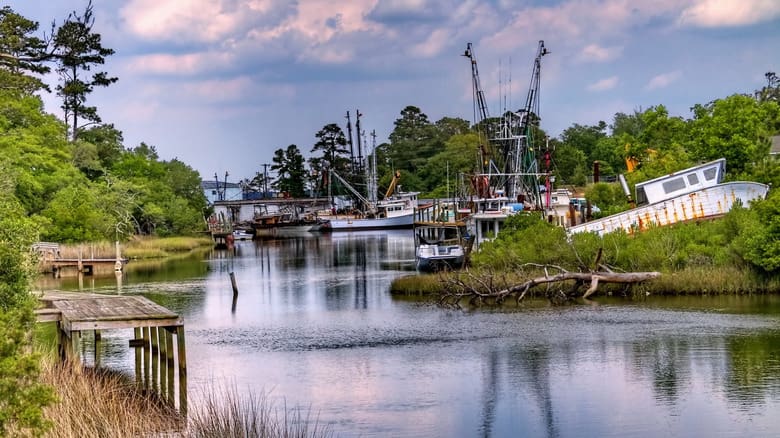 Sneads Ferry NC shrimp boats New River waterfront