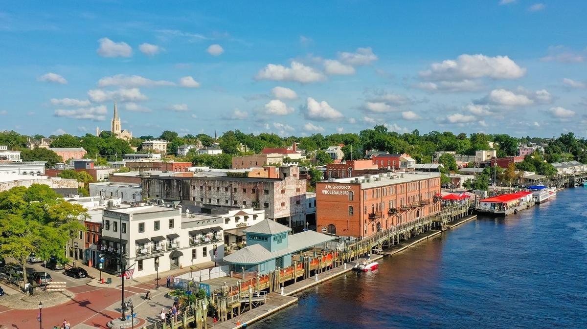 Wilmington NC riverwalk waterfront